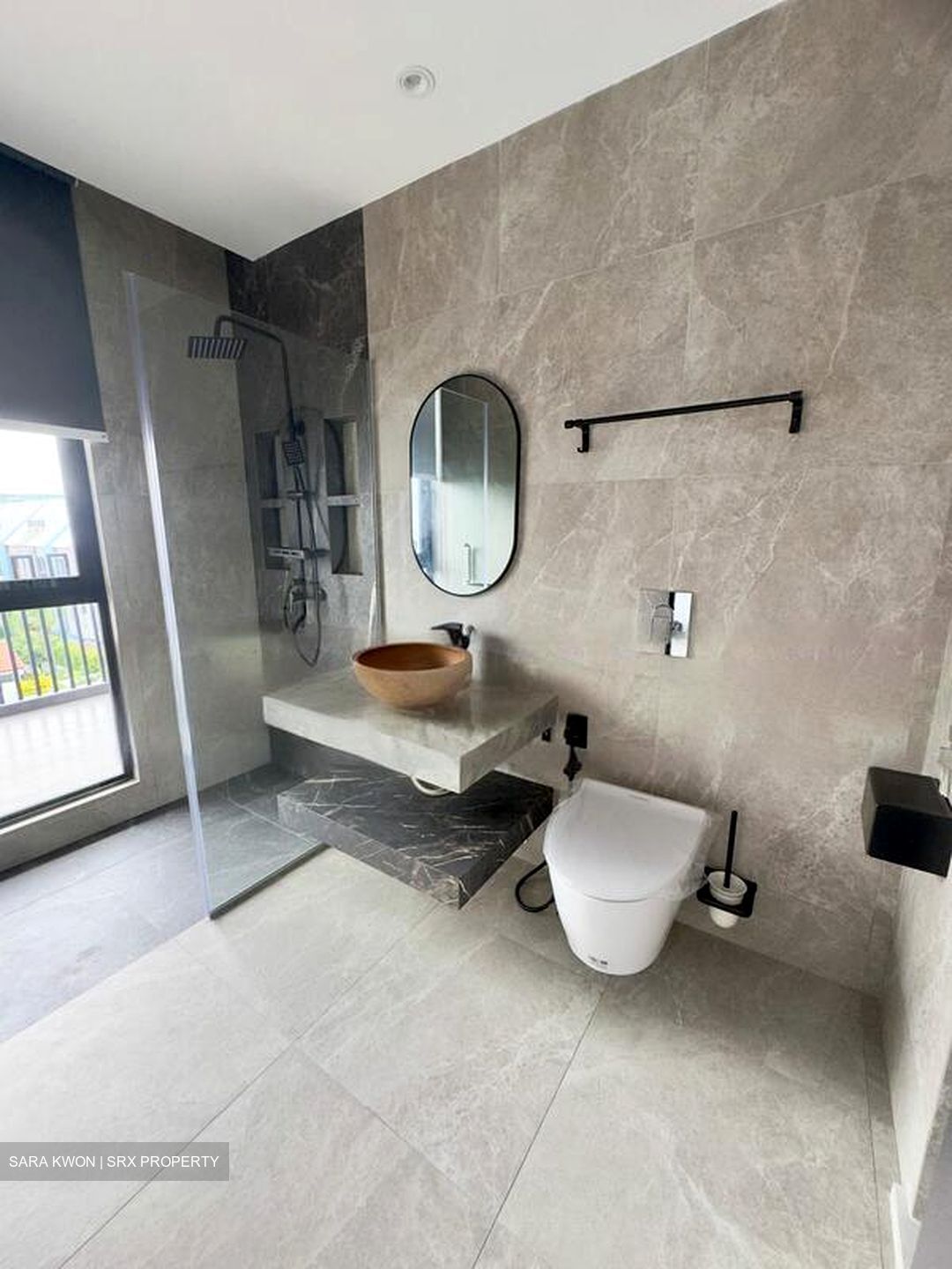 Highland Road (D19), Terrace #454342861